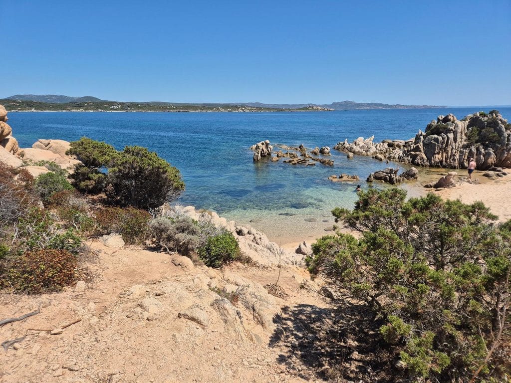 Sentier des Bruzzi, Séjourner avant une randonnée en Corse - Ribellinu
